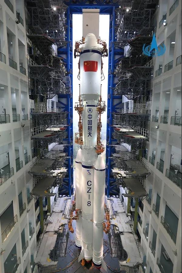 長征八號遙一火箭垂直轉(zhuǎn)運(yùn)至發(fā)射區(qū)！背后有湘潭力量